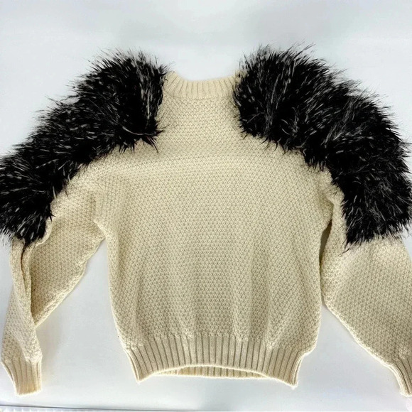 Bitching and Junkfood London rare vintage Aran sweater with fur shoulder fringe - Picture 5 of 8